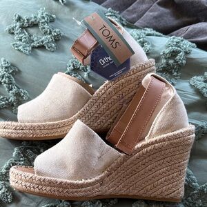 TOMS Women's Tan Wedge Espadrilles